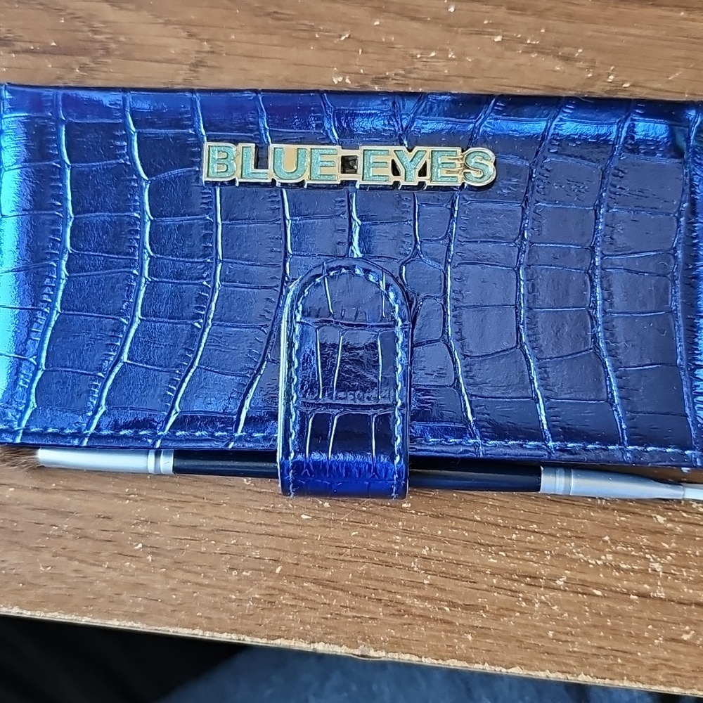 Vintage Pop Beauty Blue Eyes Eyeshadow Palette - Collector's Item - Never Used - Picture 5 of 8